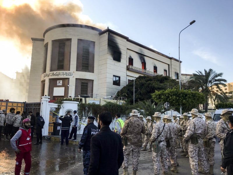 Ministério dos Negócios Estrangeiros foi alvo do ataque com três explosões 