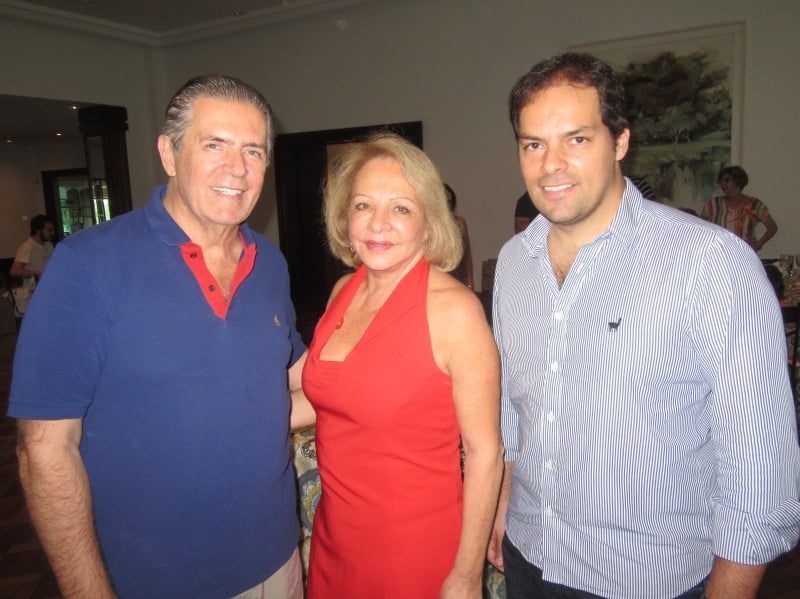 Carlos Uebel e Walderez Uebel com o filho Paulo Uebel