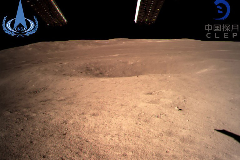 Nave espacial é a primeira a chegar no lado antes inexplorado do satélite