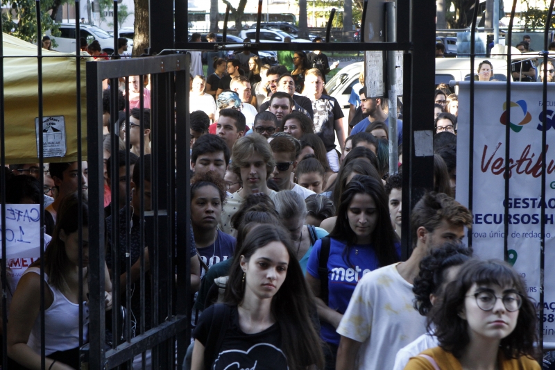 Primeiro dia teve 4.615 candidatos ausentes, representando 16,19% de abstenção