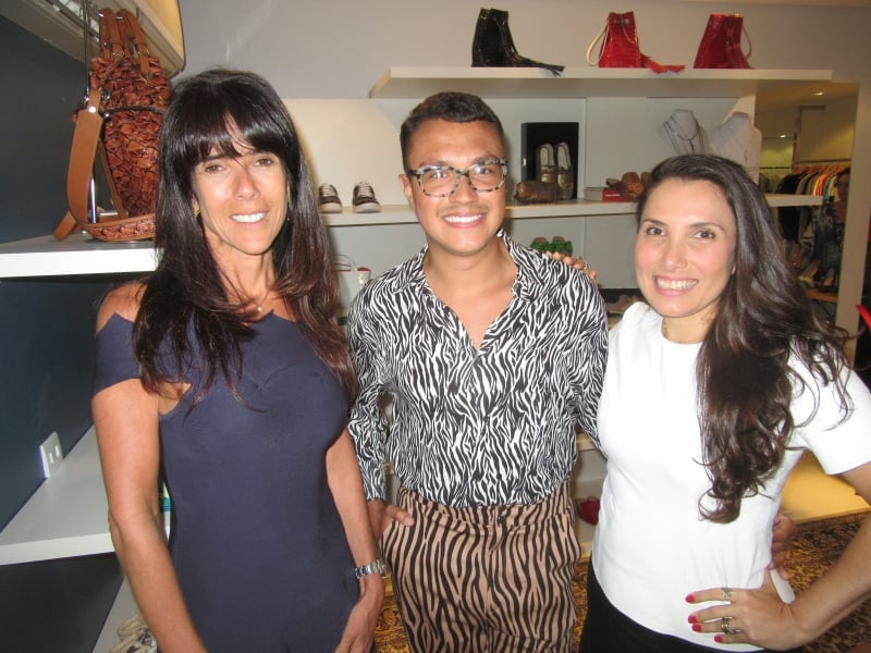 Renata Vellinho Busnello, Pedro Toigo e Gabriela Trois no coquetel de inauguração  