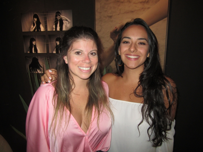 Thais Schirmer e Jessica Ferragutt no Pallet Bar, em Atlântida 