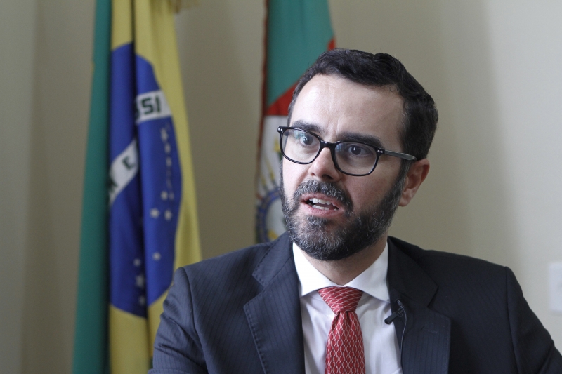 Cardoso diz que decretos estipularam até 120 dias para medidas na área de receitas e despesas