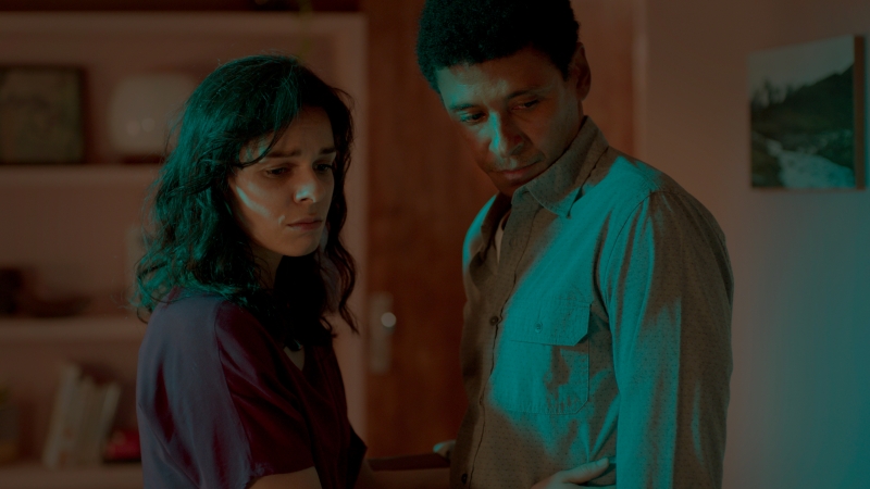 Narrativa aborda criação de droga revolucionária que promete bloquear medo da morte