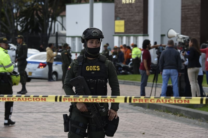 O governo colombiano identificou o autor do atentado à Academia-Geral de Polícia, em Bogotá, no qual pelo menos nove pessoas morreram e 54 ficaram feridas