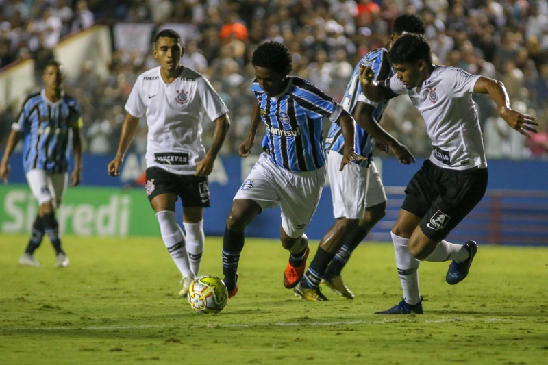 O time alvinegro bateu o Grêmio por 2 a 1, na Arena Barueri