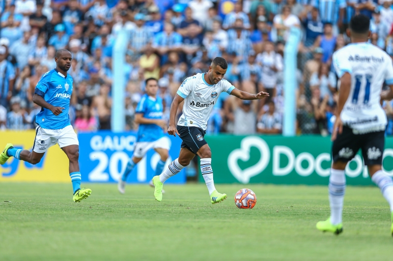 Alisson se machucou na vitória do Grêmio sobre o Novo Hamburgo neste domingo
