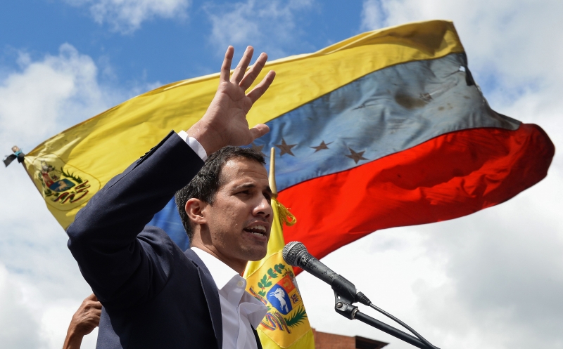 Lideranças utilizam Twitter para declarar apoio ao principal opositor de Maduro, Juan Guaidó 