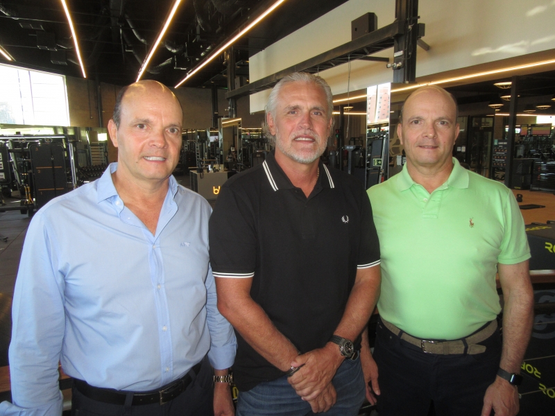 Luiz Flaviano Feijó, Rafael Schneider e Paulo Afonso Feijó, diretores da franquia Bodytech no Estado   