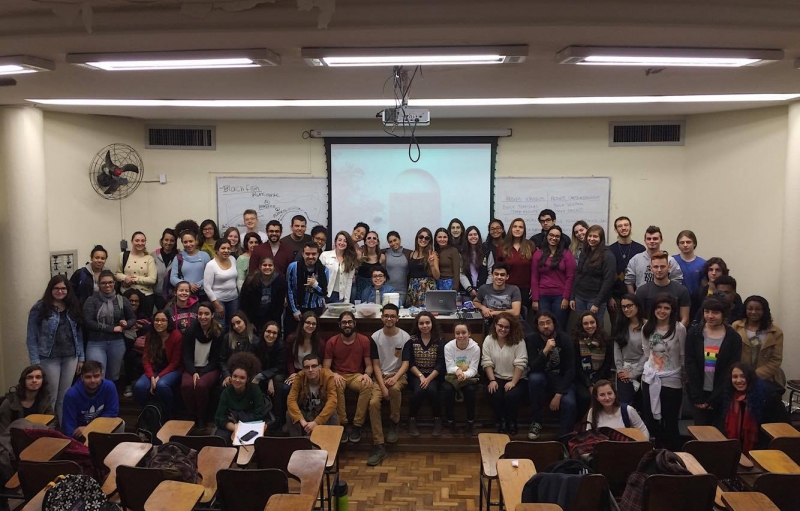 Candidatos ao vestibular disputam antes 200 vagas para o ano em turmas na Ufrgs