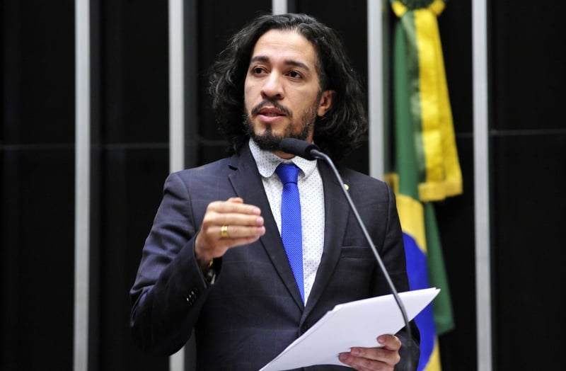 Discurso de Jean Wyllys foi alterado e compartilhado em vídeo na internet para prejudicá-lo