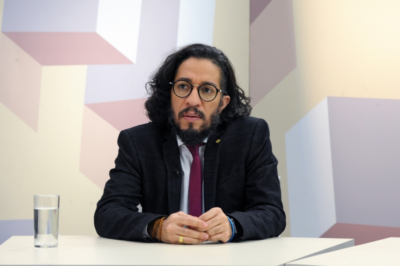 "Para mim, é emocionante retornar ao meu lugar, ao meu aconchego, ao Brasil que quero, ao Brasil que eu me identifico, ao Brasil que eu quero ajudar a construir", disse Wyllys