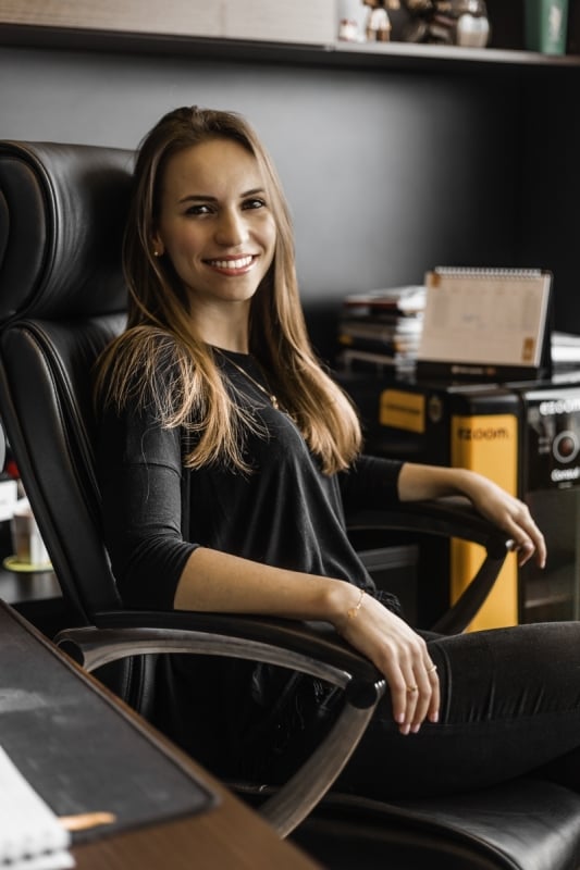 Caroline, CEO e cofundadora da LinkLei, recebeu apoio da ag&ecirc;ncia Ezoom Foto: BERNARDO MOTTIN/DIVULGA&Ccedil;&Atilde;O/JC