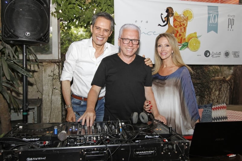 Luiz Jacintho Pilla com o DJ Julius Rigotto e Rejane Rigotto