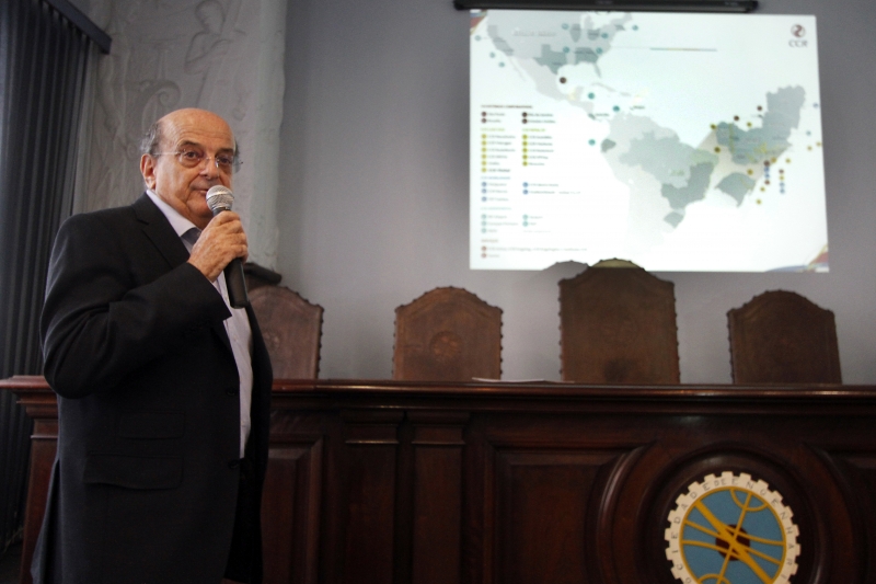 {'nm_midia_inter_thumb1':'https://www.jornaldocomercio.com/_midias/jpg/2019/01/30/206x137/1_mgr300119soc_engehr_pdg029-8611059.jpg', 'id_midia_tipo':'2', 'id_tetag_galer':'', 'id_midia':'5c519db766e3b', 'cd_midia':8611059, 'ds_midia_link': 'https://www.jornaldocomercio.com/_midias/jpg/2019/01/30/mgr300119soc_engehr_pdg029-8611059.jpg', 'ds_midia': 'Calixto detalhou o projeto vencedor do edital de concess&atilde;o da RIS ', 'ds_midia_credi': 'MARCELO G. RIBEIRO/JC', 'ds_midia_titlo': 'Calixto detalhou o projeto vencedor do edital de concess&atilde;o da RIS ', 'cd_tetag': '1', 'cd_midia_w': '800', 'cd_midia_h': '533', 'align': 'Left'}