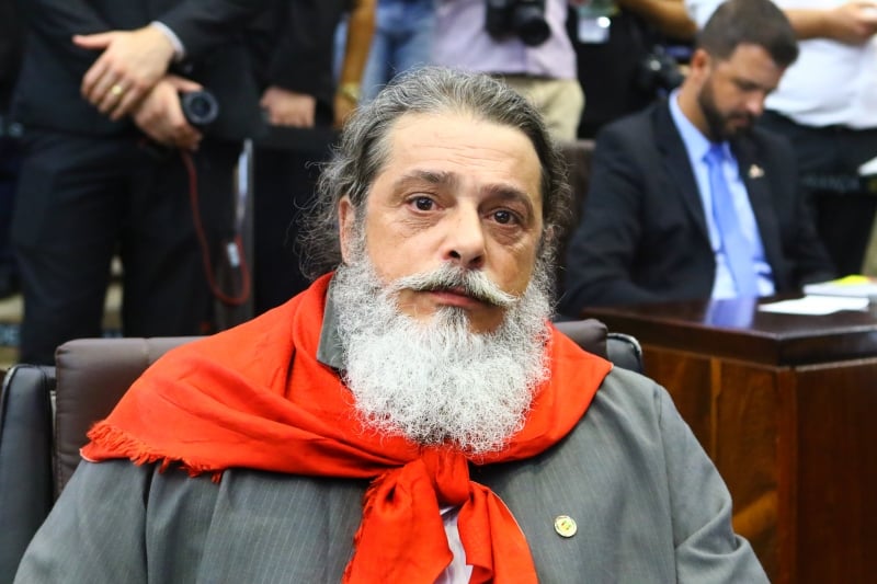 O cantor e deputado estadual Luiz Marenco - que, assim como outros artistas gaúchos, teve os shows interrompidos devido à pandemia de Covid-19 - defende linha de crédito específica para a classe artística