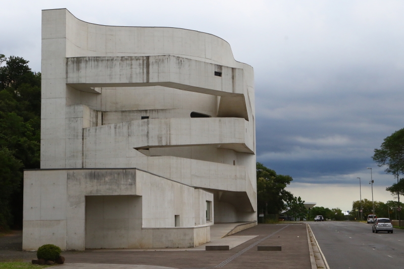 'Estruturas do gesto', 'A gravura de Iberê Camargo' e 'Experiência matriz' contemplam mais de 180 trabalhos do artista e seus aprendizes