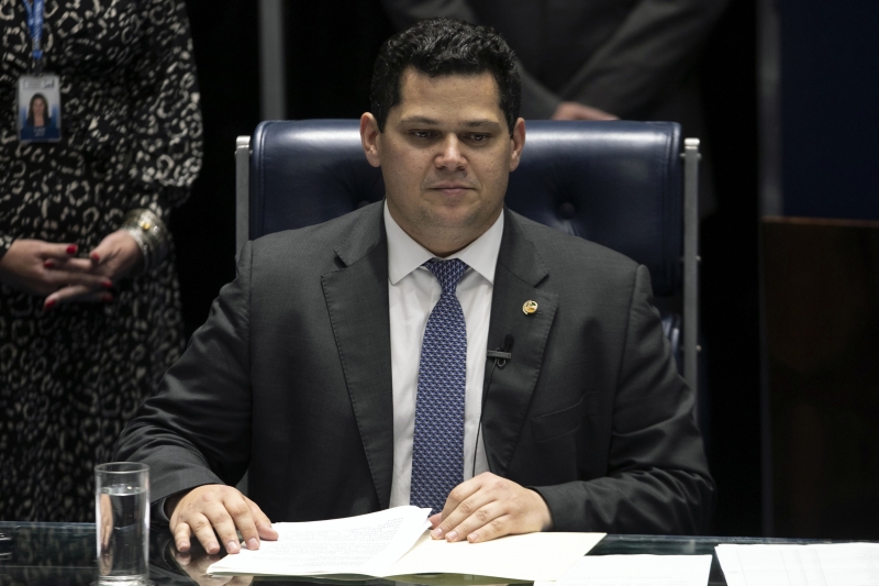 Alcolumbre vetou acesso a faturas de gráficas que chegam a R$ 256 mil