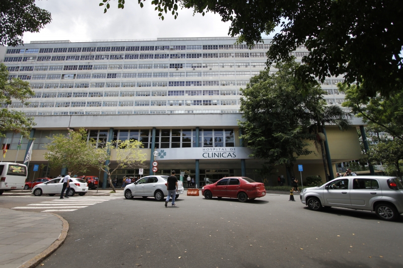 Homem de 81 anos estava internado desde 20 de março na UTI do Hospital de Clínicas