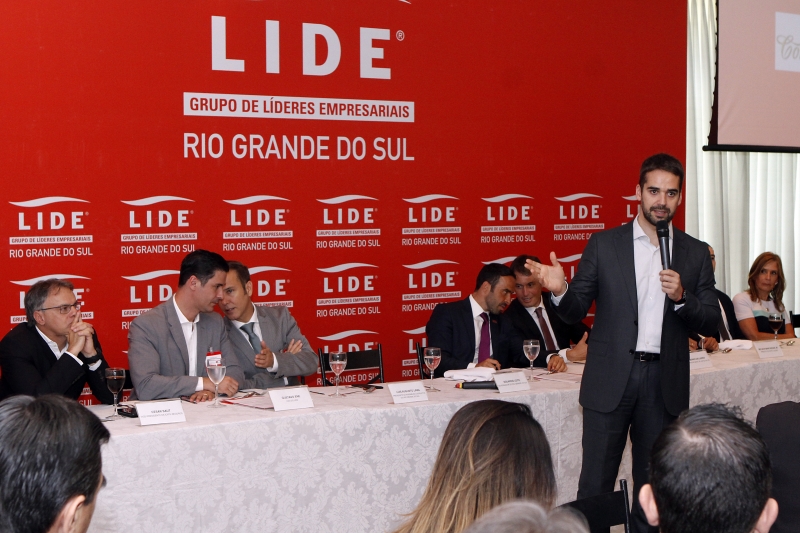 Em almoço com empresários, Eduardo Leite disse que pretende alavancar PPPs no Rio Grande do Sul