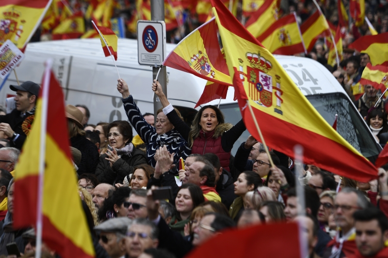 Protesto foi resposta à posição de Sánchez de aceitar dialogar com separatistas da Catalunha