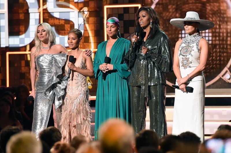 Michelle Obama fez um discurso ao ao lado de Lady Gaga, Jennifer Lopez, a anfitriã Alicia Keys e a atriz Jada Pinkett-Smith