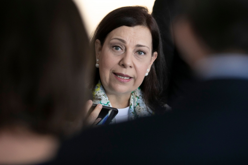 María Teresa Belandria acusou a ala de Maduro de ter ferido três pessoas na embaixada