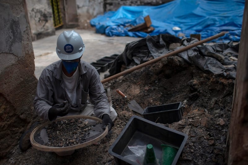 Fogo destruiu a maior parte do acervo de 12 mil itens do prédio