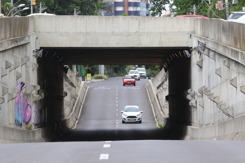 Trânsito tem circulado normalmente na trincheira da Anita