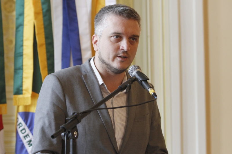 De autoria do vereador Ramiro Rosário (PSDB), o PL regulamenta, no âmbito municipal, a gestão e fiscalização de contratos