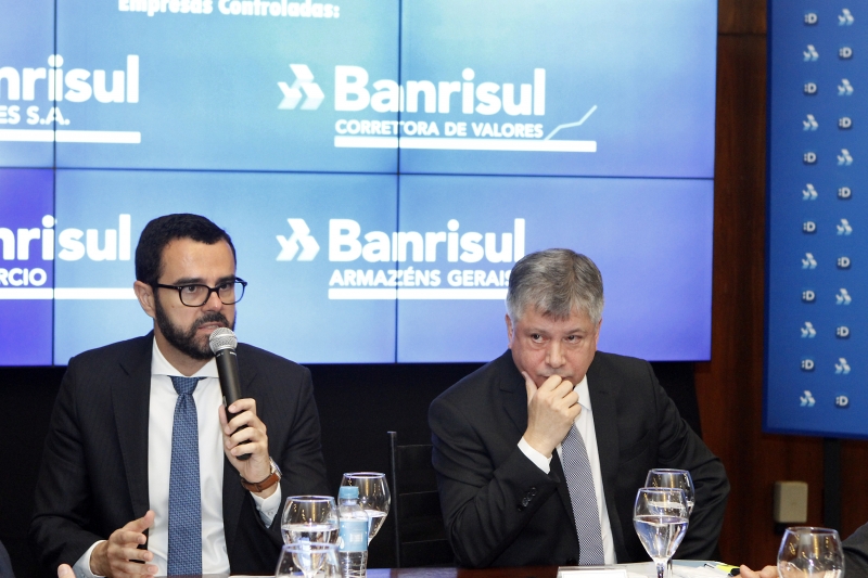 'Não estamos afastando nenhuma das possibilidades', disse Cardoso (esquerda) sobre uso de ativos em RRF