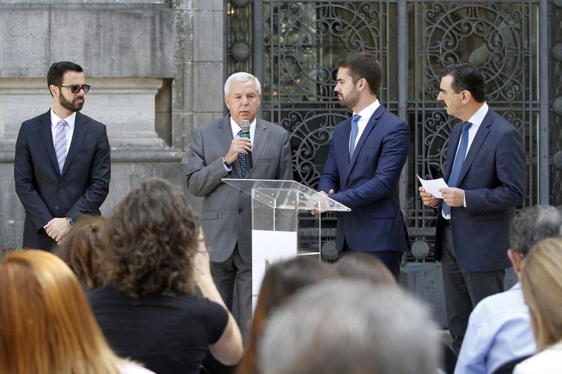 Economista Claudio Coutinho foi apresentado pelo governador no Palácio Piratini, em Porto Alegre