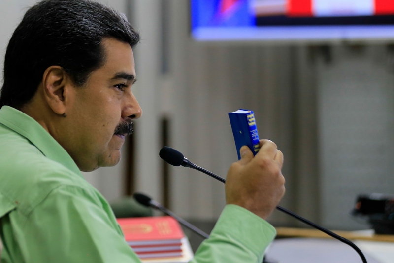 Maduro anunciou que todas as representações diplomáticas colombianas devem sair em 24 horas