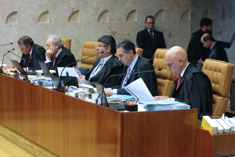 Após o voto de Barroso, sessão foi suspensa e será retomada na próxima quarta-feira (27)