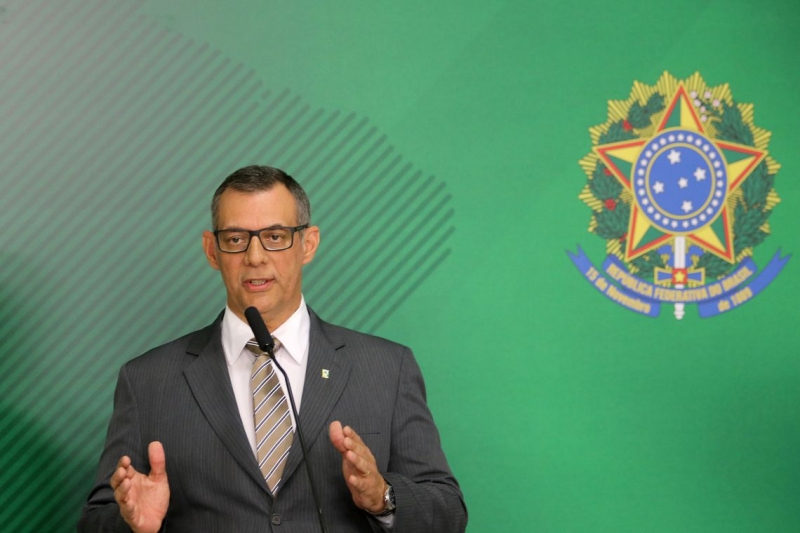 General Rêgo Barros criticou "tratamento humilhante tem dispensado a diversos militares que integram o governo"