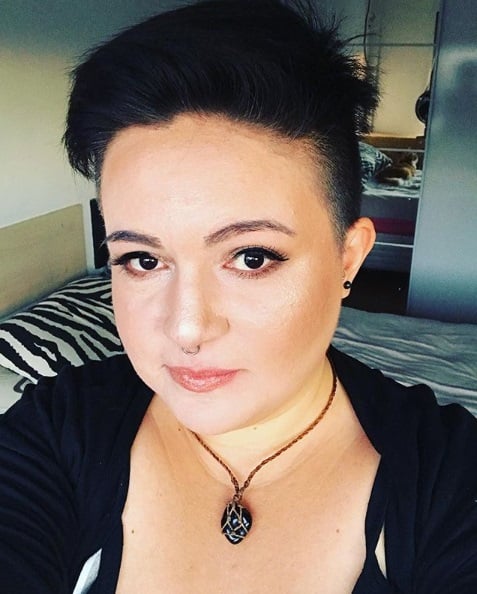 Bruna Antunes, fundadora do Bordado Empoderado Foto: DIVULGA&Ccedil;&Atilde;O/JC