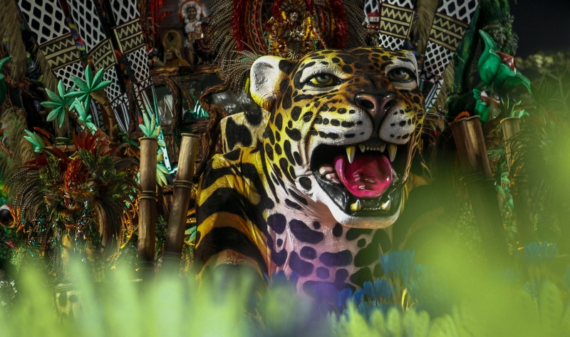 Apresentação do carro alegórico da Mocidade Alegre