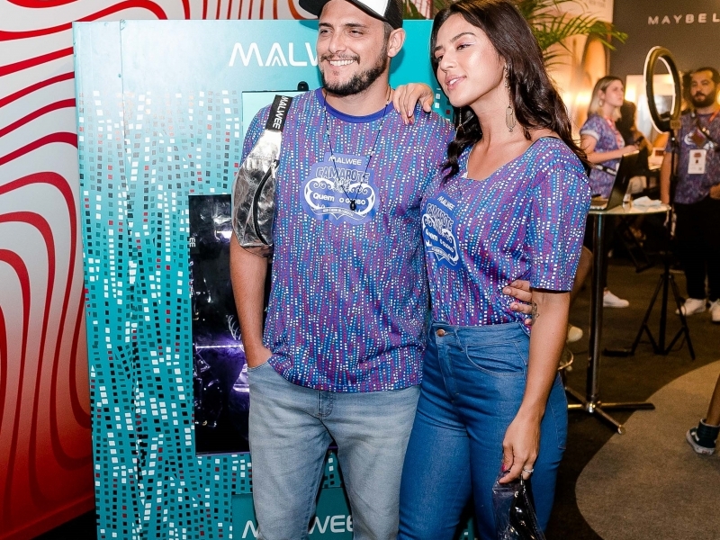 Bruno Gissoni e Yanna Lavigne curtiram o Camarote Quem, no Rio 