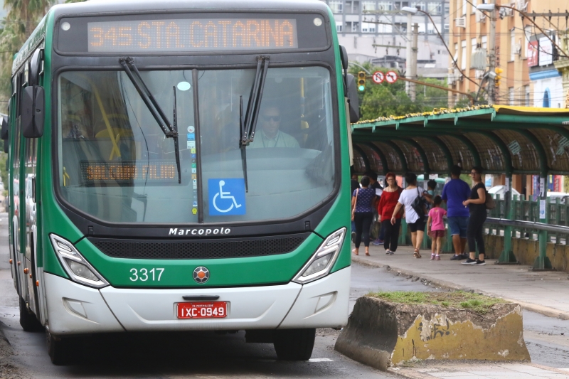 O peso do ônibus urbano no IPCA passou de 2,5773% para 1,3020% na nova ponderação