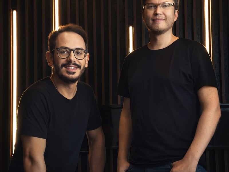 Carlos Kulpa (D) é o novo diretor da Miagui, de Cássio Braga (E)