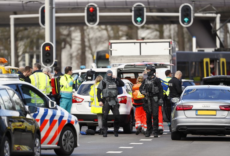 Segurança foi reforçada em escolas, mesquitas, estações e aeroportos após o ataque