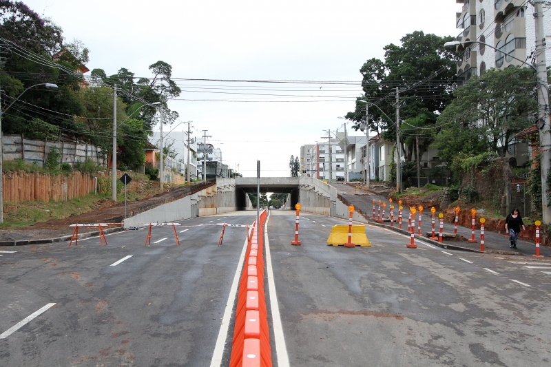 Doação de materiais pela comunidade e empresários garantiu tomada da obra pela prefeitura