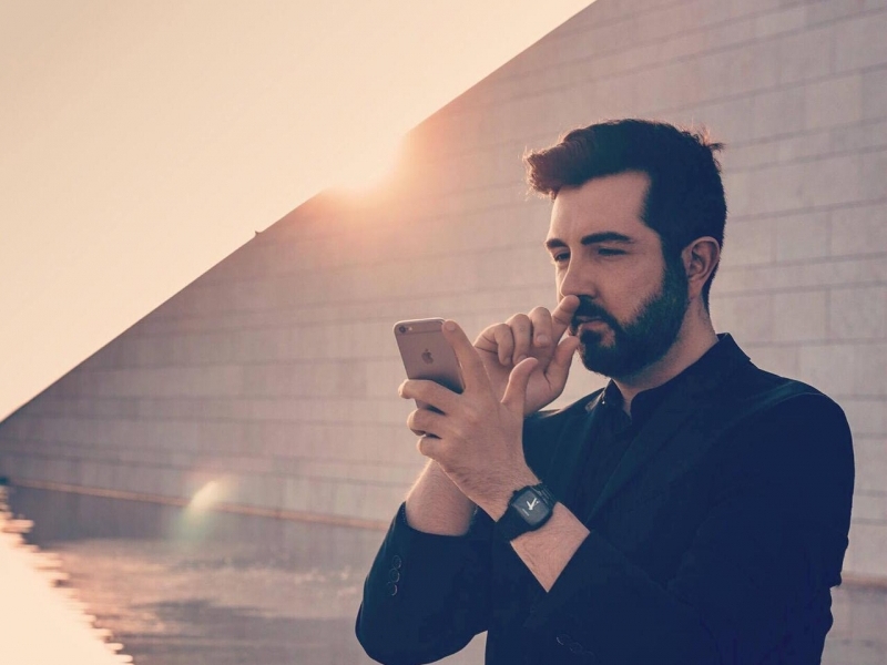 Rafael Terra, CEO da agência Fabulosa Ideia. Professor de MBA na ESPM, PUC e UNISINOS.
Consultor e palestrante nacional de Marketing Digital e Redes Sociais. 