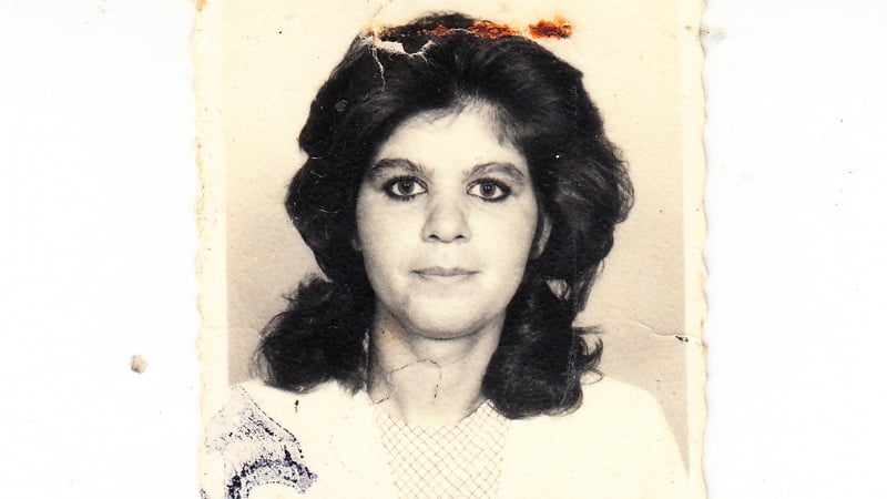 Cineasta lança documentário sobre assassinato de sua mãe para encerrar trilogia familiar