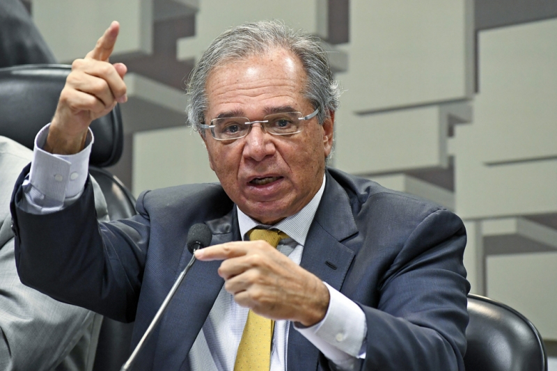 Guedes disse a senadores que não brigará para ficar no ministério