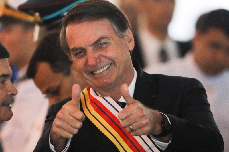 Queixa também cita as recentes entrevistas em que Bolsonaro "nega o caráter ditatorial do regime''