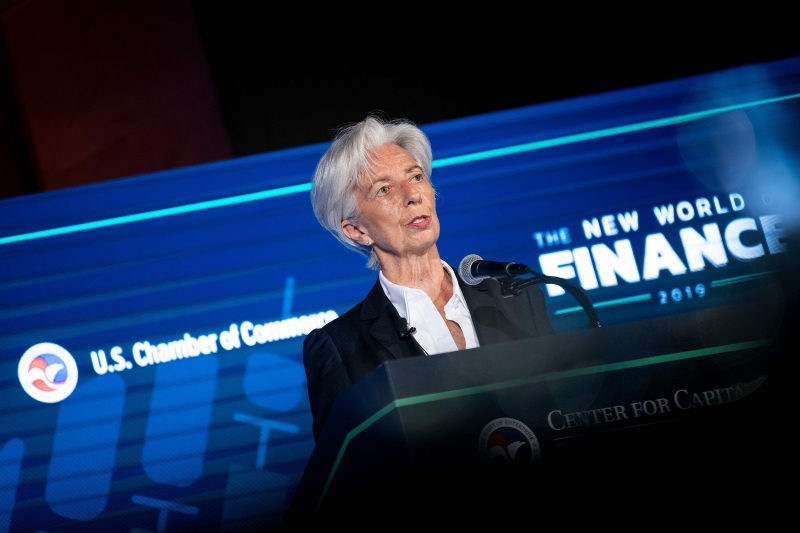Fundo não prevê recessão mundial a curto prazo, tranquilizou Lagarde