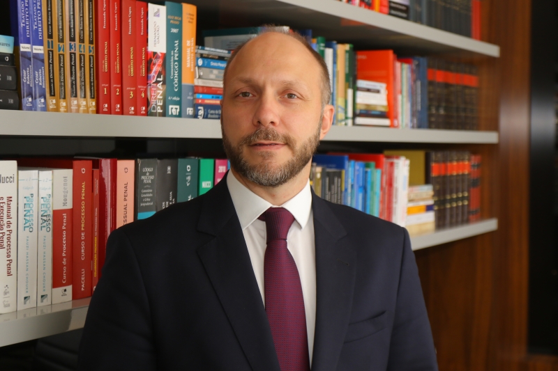 {'nm_midia_inter_thumb1':'https://www.jornaldocomercio.com/_midias/jpg/2019/04/03/206x137/1_cd030419_advogado__32_-8678299.jpg', 'id_midia_tipo':'2', 'id_tetag_galer':'', 'id_midia':'5ca4ff87113a8', 'cd_midia':8678299, 'ds_midia_link': 'https://www.jornaldocomercio.com/_midias/jpg/2019/04/03/cd030419_advogado__32_-8678299.jpg', 'ds_midia': 'Marcos Eberhardt acredita que falta cultura de prevenção', 'ds_midia_credi': 'CLAITON DORNELLES/arquivo/JC', 'ds_midia_titlo': 'Marcos Eberhardt acredita que falta cultura de prevenção', 'cd_tetag': '1', 'cd_midia_w': '800', 'cd_midia_h': '533', 'align': 'Left'}