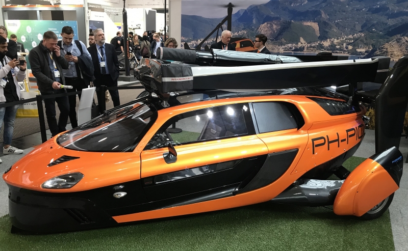 Carro que voa começa a ser produzido em 2020, e empresa holandesa quer vender no Brasil