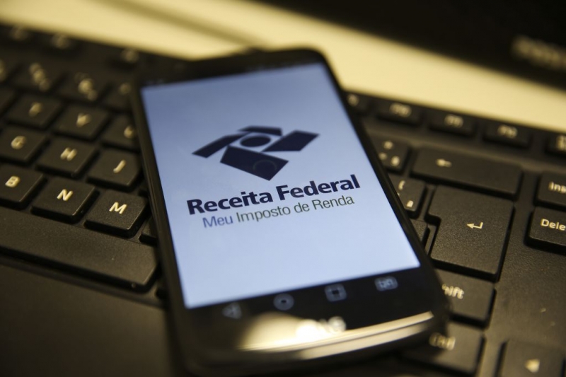 Pelo aplicativo da Receita Federal, o contribuinte pode conferir às declarações do IRPF
